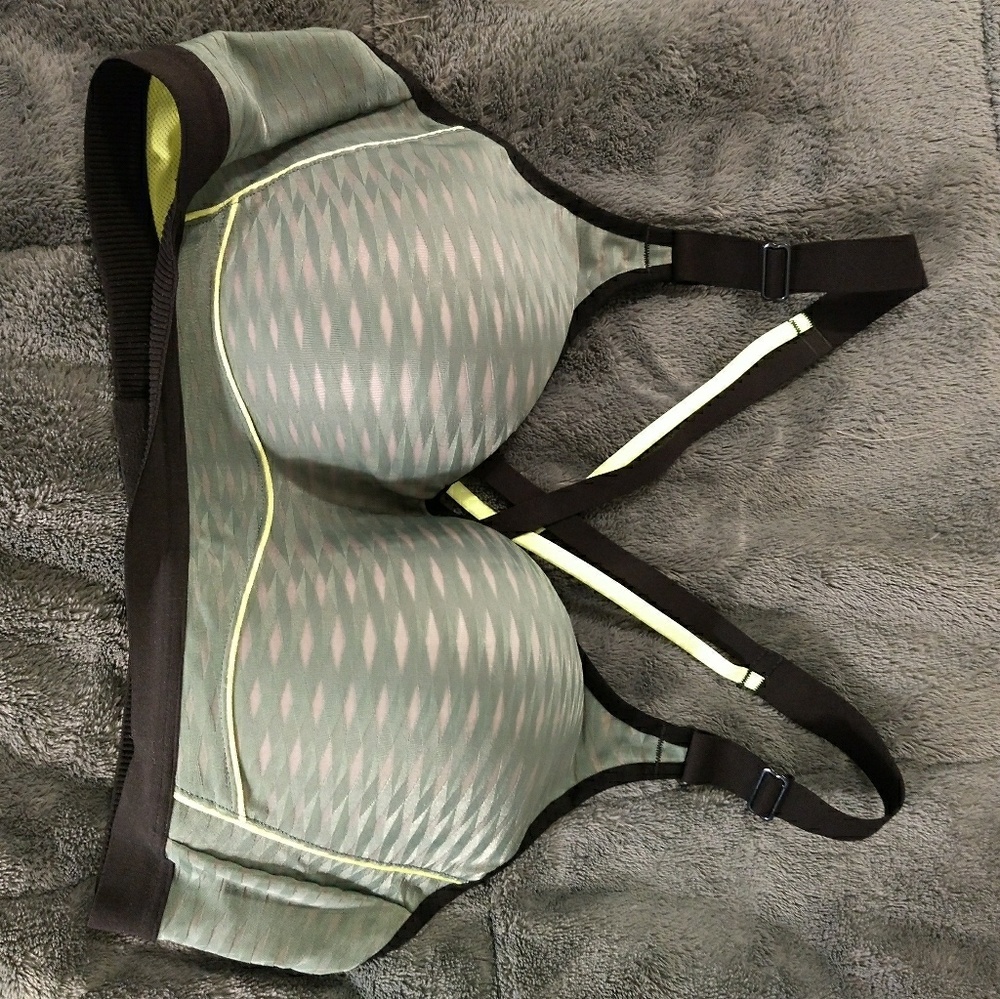 Victoria's secret sports bra